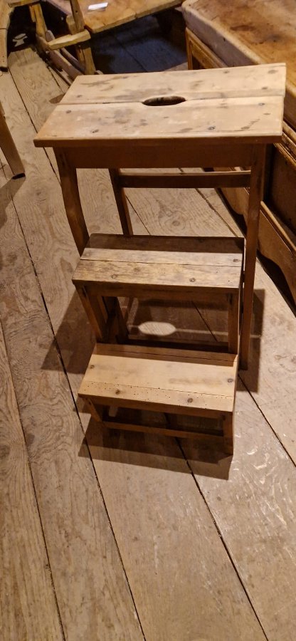 Rare ! Tabouret petit escabot pliant des Aravis