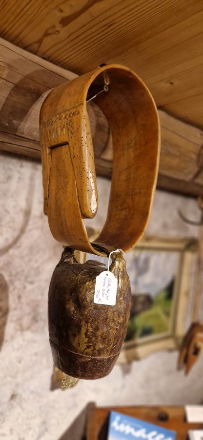 Cloche avec collier bois �p. 1800