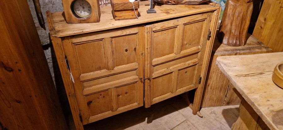 Petit meuble de montagne 2 portes en arolle