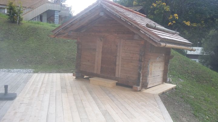 Cration d'un mazot sur mesure en vieux bois