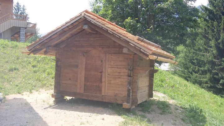 Cration d'un mazot sur mesure en vieux bois