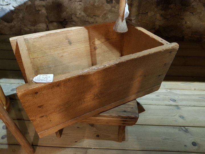 Caisse en bois de rangement