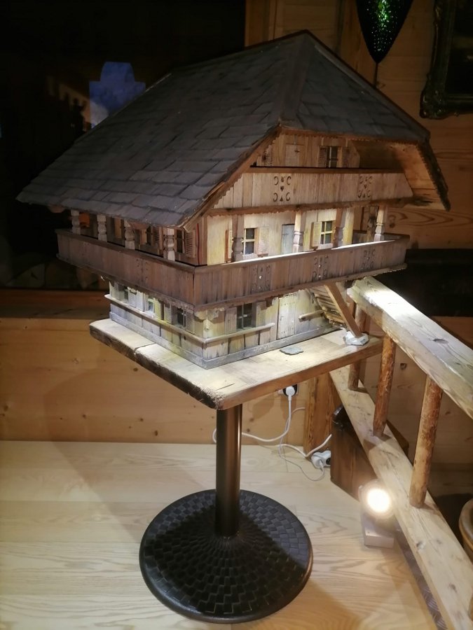 Chalet miniature dco Neuchtel Suisse