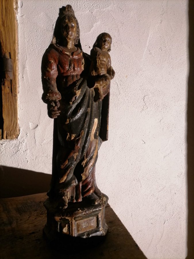 Statue Vierge  l'enfant en bois polychrome fin 17 - dbut 18me s.